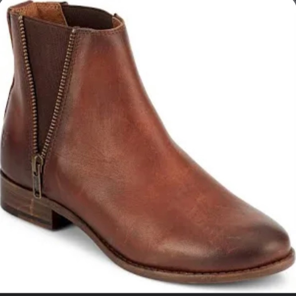 Brand new never been worn Frye Chelsea authentic leather booties.